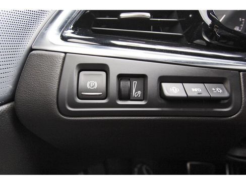 Used 2024 Cadillac XT6 Sport w/ Technology Package AWD/4WD image 19