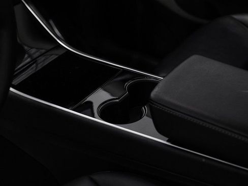 Used 2020 Tesla Model Y Long Range image 13