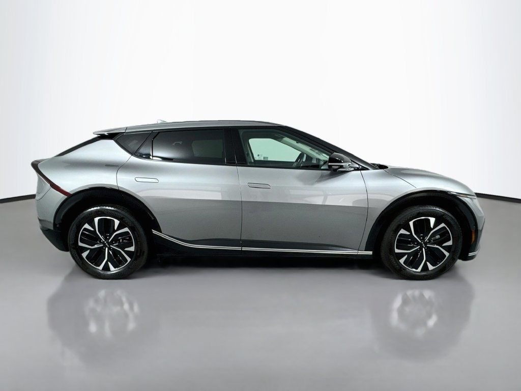 Used 2023 Kia EV6 Wind w/ Wind Technology Package AWD/4WD image 5