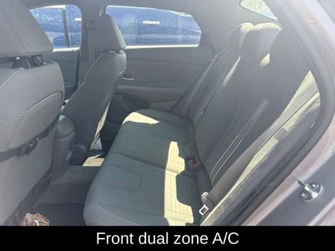 Used 2024 Hyundai Elantra SEL FWD image 10