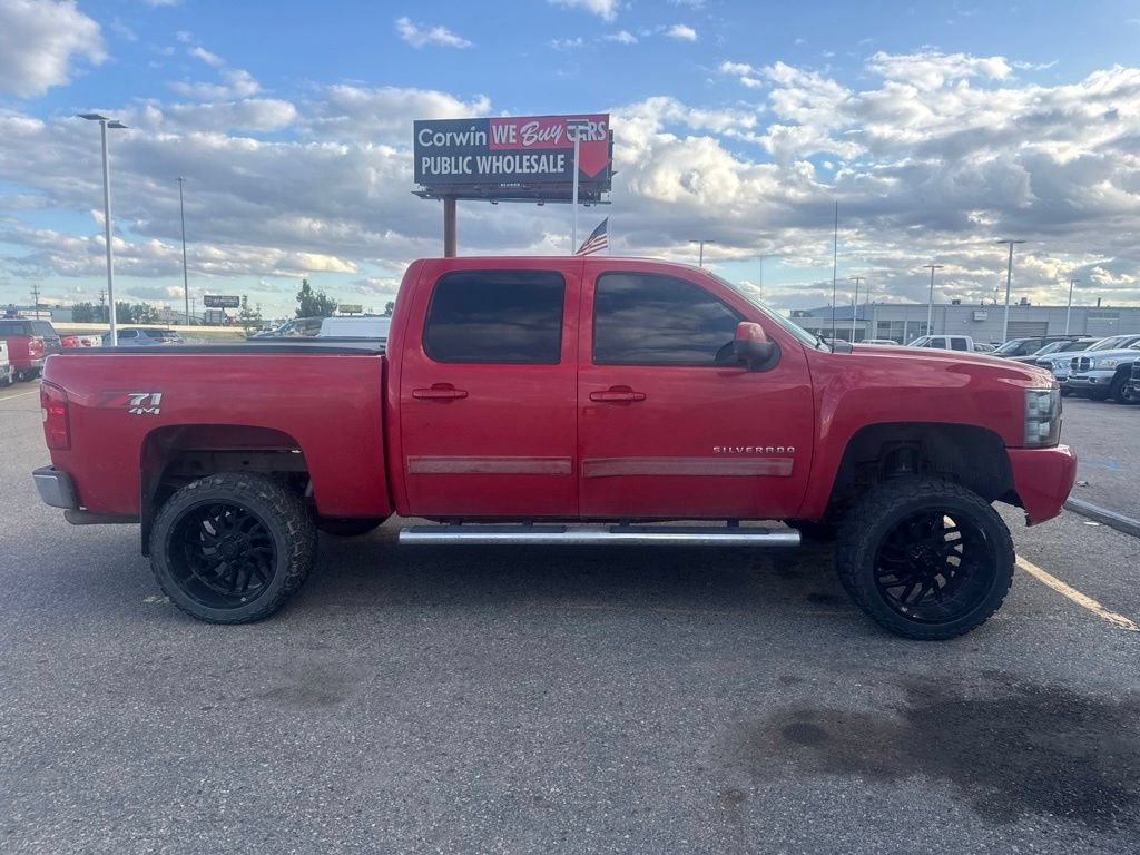 Used 2013 Chevrolet Silverado 1500 LT w/ Z71 Appearance Package AWD/4WD image 2