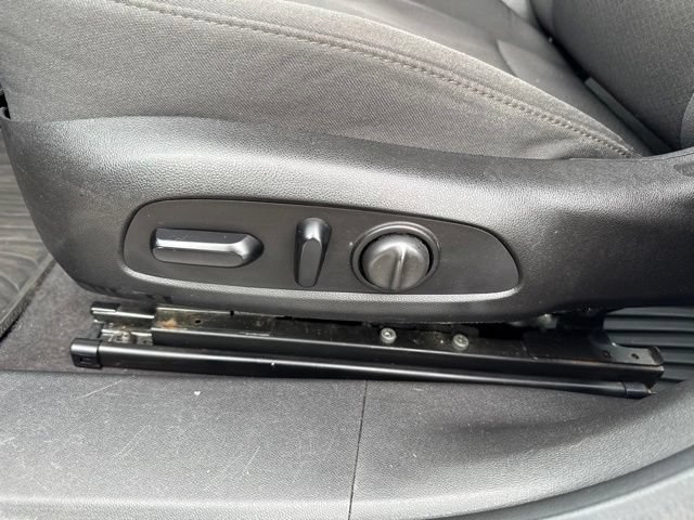 Used 2018 Chevrolet Malibu LT w/ Driver Confidence Package FWD image 13