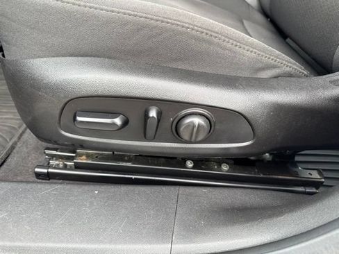 Used 2018 Chevrolet Malibu LT w/ Driver Confidence Package FWD image 13