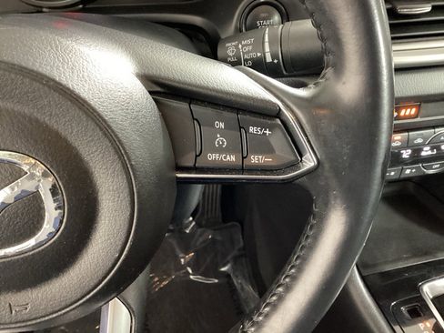 Used 2018 MAZDA MAZDA3 Touring image 19