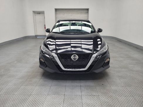 Used 2022 Nissan Altima 2.5 SV image 14