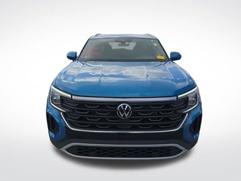 Used 2024 Volkswagen Atlas Cross Sport SE w/ Panoramic Sunroof Package image 3