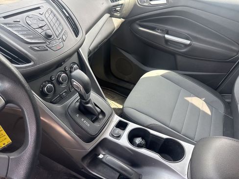 Used 2015 Ford Escape SE image 12