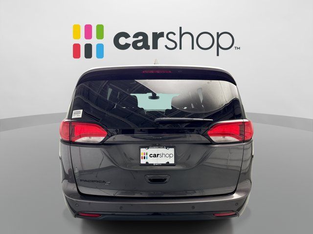 Used 2020 Chrysler Pacifica Touring w/ S Appearance Package FWD image 4