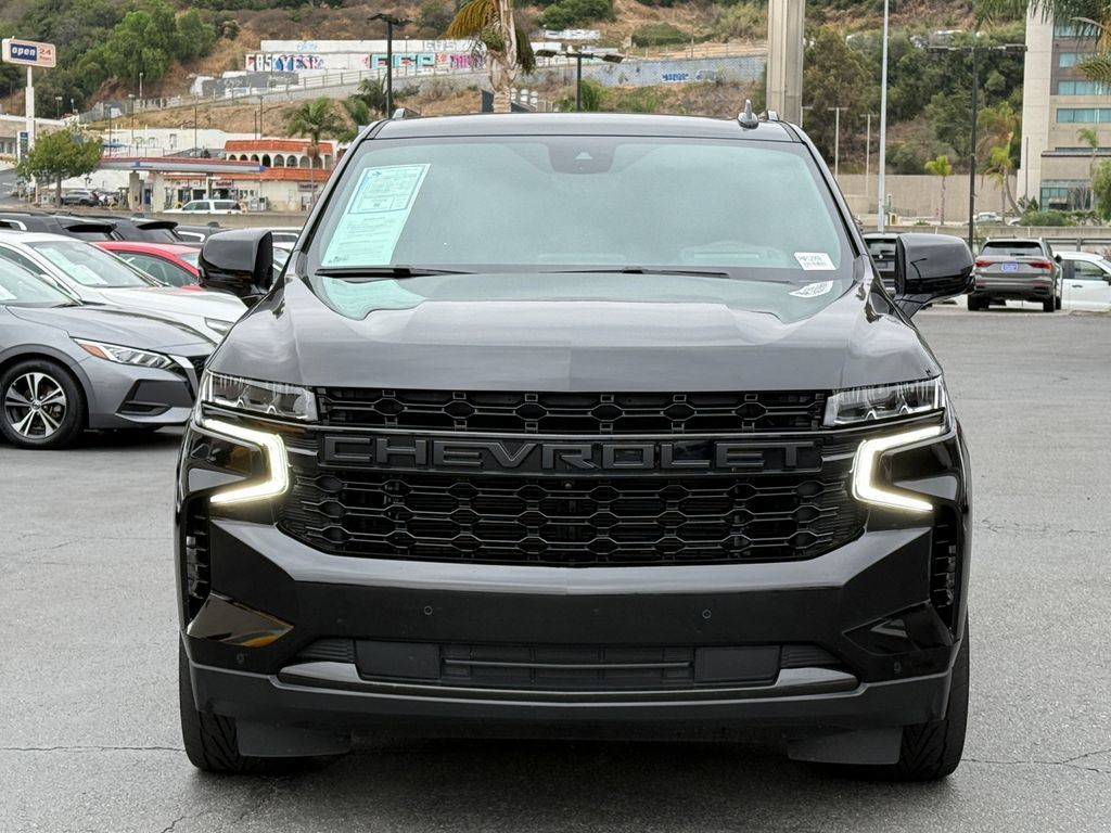 Used 2024 Chevrolet Suburban High Country AWD/4WD image 4