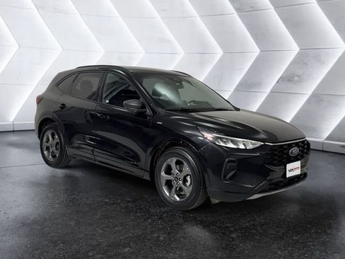 Used 2023 Ford Escape ST-Line image 1