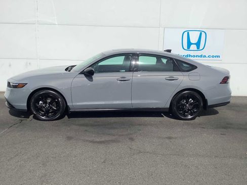 Certified 2025 Honda Accord SE image 3