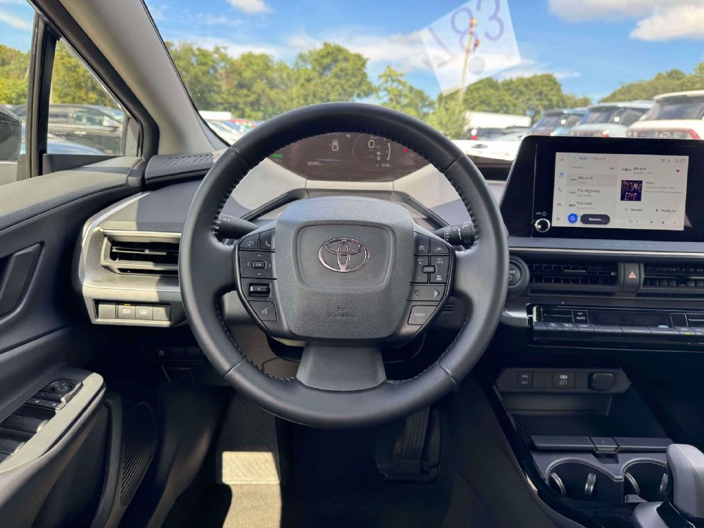 Used 2025 Toyota Prius LE FWD image 20