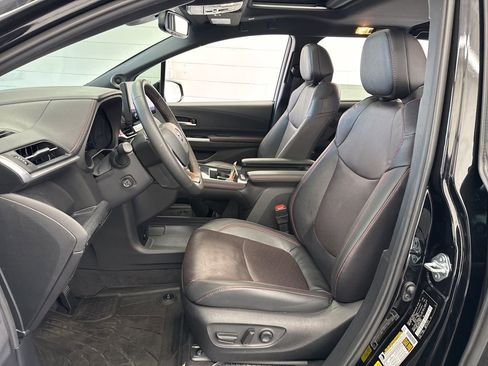 Certified 2025 Toyota Sienna XSE w/ XSE Premium Package image 15