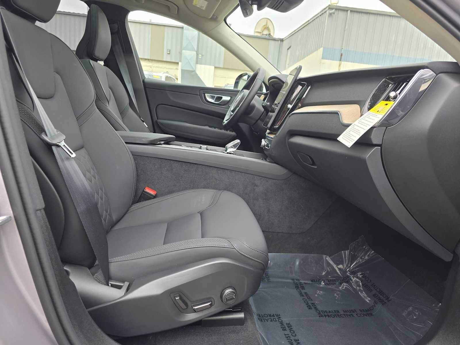 Used 2026 Volvo XC60 B5 Plus w/ Climate Package AWD/4WD image 10