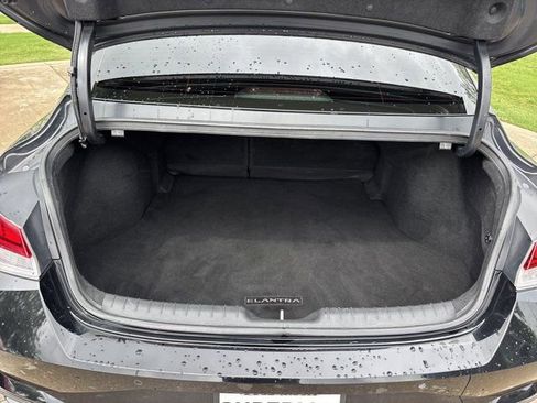 Used 2022 Hyundai Elantra Limited w/ Cargo Package FWD image 7