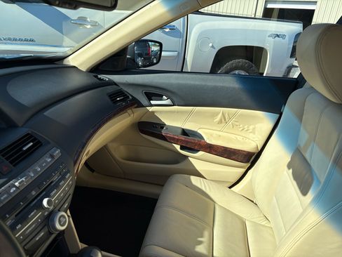 Used 2010 Honda Crosstour EX-L image 18