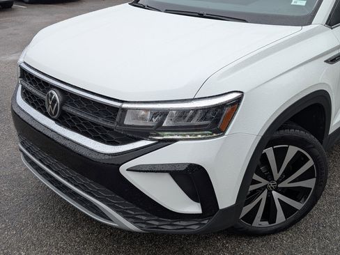 Used 2024 Volkswagen Taos SE image 13