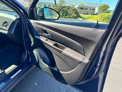 Used 2014 Chevrolet Cruze LT FWD image 21