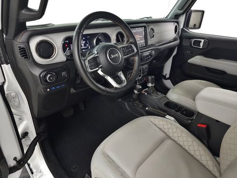 Used 2023 Jeep Wrangler Unlimited Sahara AWD/4WD image 13