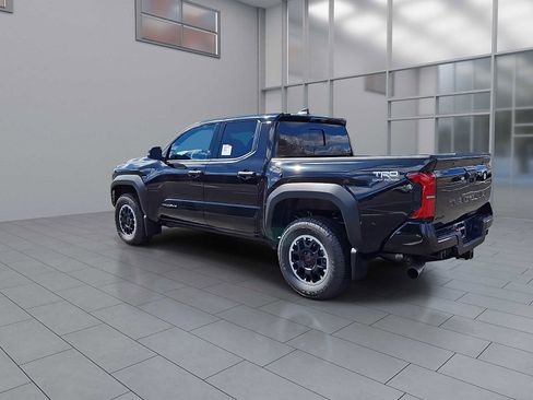 New 2026 Toyota Tacoma TRD Off-Road image 9
