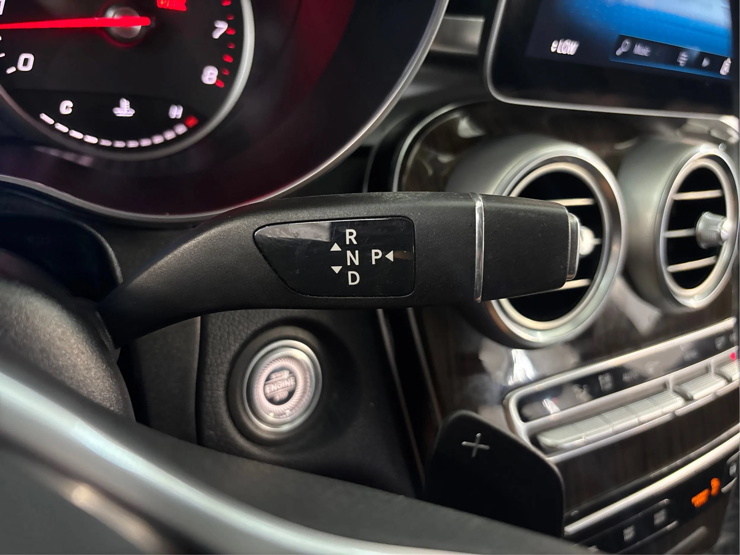 Used 2020 Mercedes-Benz GLC 300 4MATIC image 43
