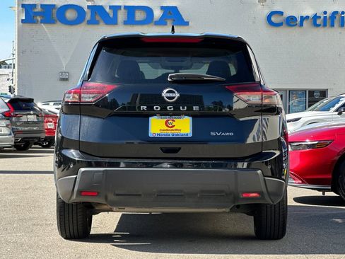 Used 2024 Nissan Rogue SV AWD/4WD image 6