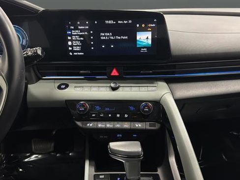 Used 2024 Hyundai Elantra Limited FWD image 13