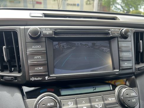 Used 2015 Toyota RAV4 XLE FWD image 24