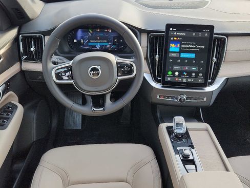 Used 2026 Volvo XC90 B6 Plus w/ Protection Package Premier image 11