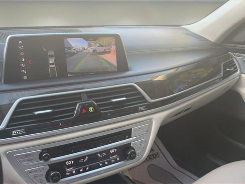 Used 2018 BMW 740i xDrive w/ Executive Package image 11