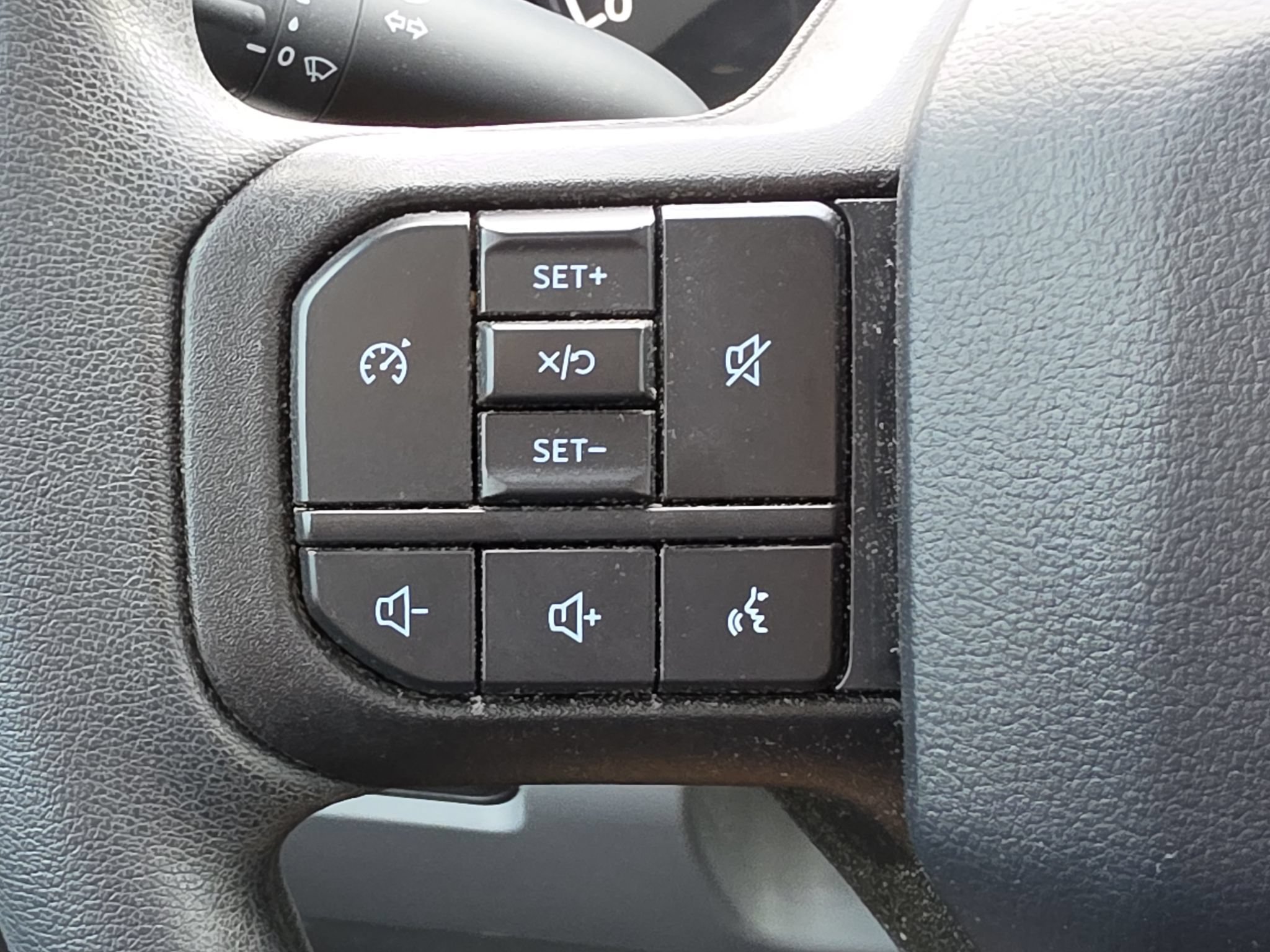 Used 2024 Ford F250 XLT w/ FX4 Off-Road Package AWD/4WD image 15