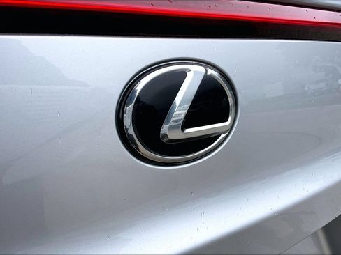 Used 2019 Lexus UX 200 w/ Premium Package FWD image 27