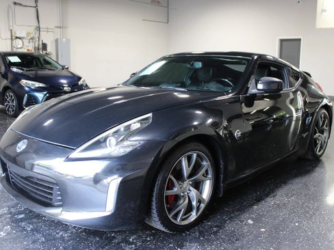 Used 2014 Nissan 370Z Touring w/ Sport Package RWD image 5