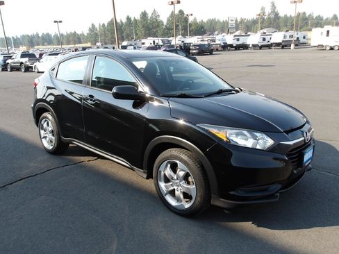 Used 2017 Honda HR-V LX image 7