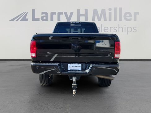 Used 2016 RAM 2500 Big Horn w/ Black Appearance Group image 4