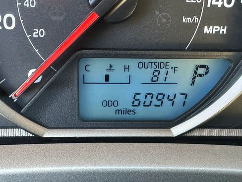 Used 2013 Toyota RAV4 XLE FWD image 24