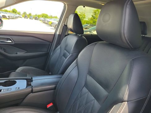 Used 2023 Nissan Rogue Platinum w/ Platinum Premium Package FWD image 17