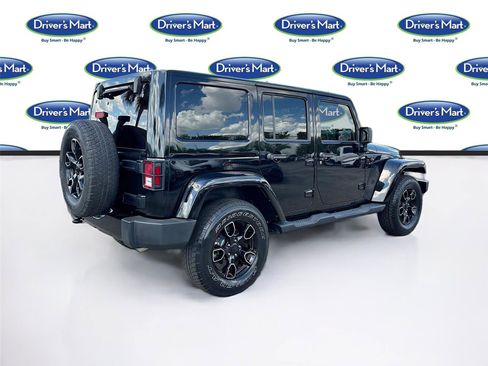 Used 2018 Jeep Wrangler Unlimited Sahara AWD/4WD image 7