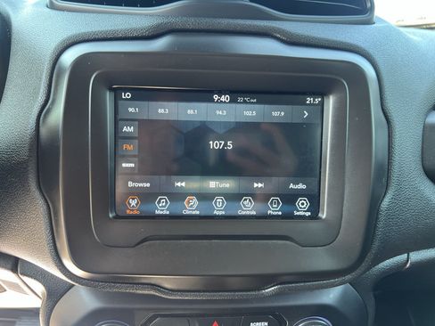 Used 2020 Jeep Renegade Altitude AWD/4WD image 22