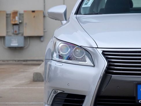 Used 2013 Lexus LS 460 image 18