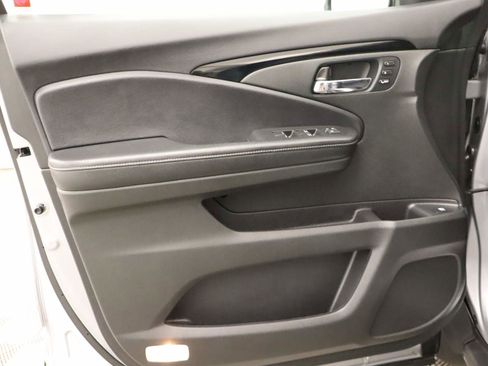 Used 2020 Honda Ridgeline RTL-E image 17