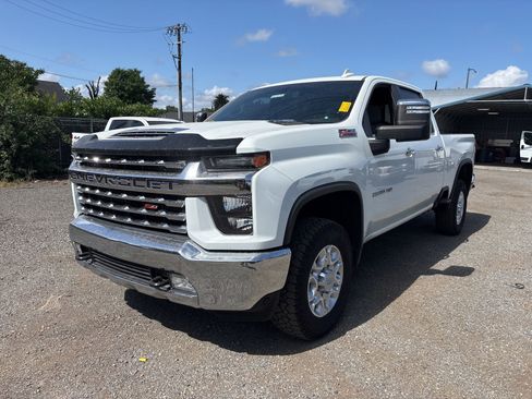 Used 2020 Chevrolet Silverado 2500 LTZ w/ LTZ Convenience Package AWD/4WD image 2