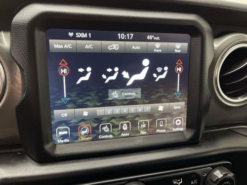 Used 2022 Jeep Wrangler Unlimited Sahara w/ Cold Weather Group AWD/4WD image 19