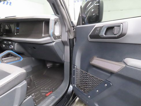 Used 2021 Ford Bronco Black Diamond image 22