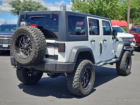 Used 2018 Jeep Wrangler Unlimited Rubicon w/ Dual Top Group AWD/4WD image 6