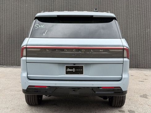 New 2026 Lincoln Navigator Reserve AWD/4WD image 6
