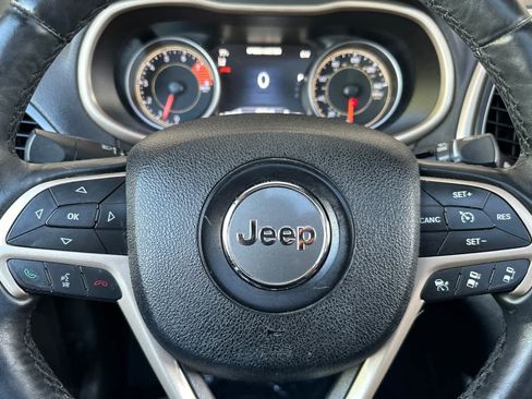 Used 2016 Jeep Cherokee Limited w/ Luxury Group AWD/4WD image 25