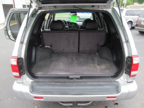 Used 2004 Nissan Pathfinder LE Platinum RWD image 18