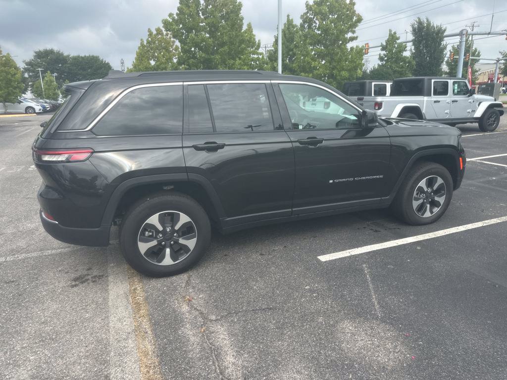 New 2024 Jeep Grand Cherokee Limited 4xe w/ Luxury Tech Group II AWD/4WD image 11