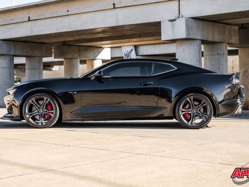 Used 2020 Chevrolet Camaro SS image 46